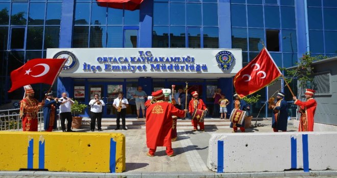 Şehit Kardeşinden Polise Mehteran Sürprizi