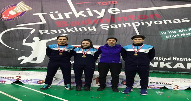 Badmintonda Osmangazi Damgası