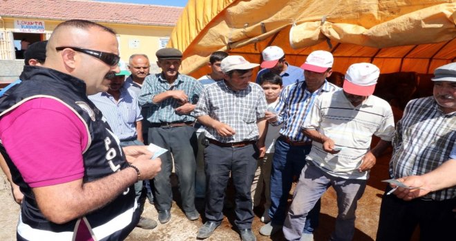 Yozgatta Polis Ekipleri Hayvan Pazarında Sahte Para Uyarısı Yaptı