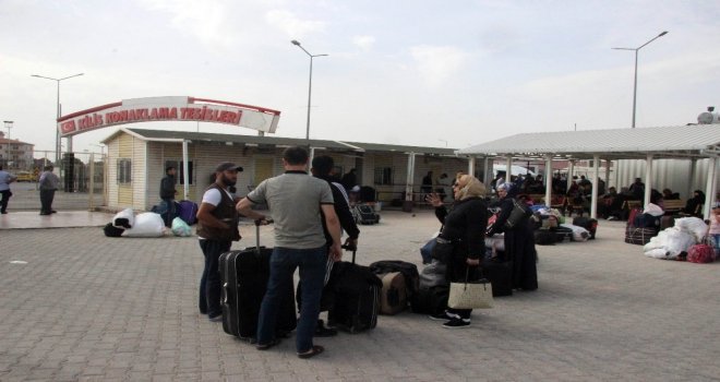Suriyeliler Bir Daha Dönmemek Üzere Ülkelerine Gidiyor