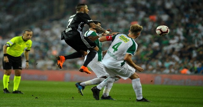 Spor Toto Süper Lig: Bursaspor: 0 - Beşiktaş: 0 (İlk Yarı)