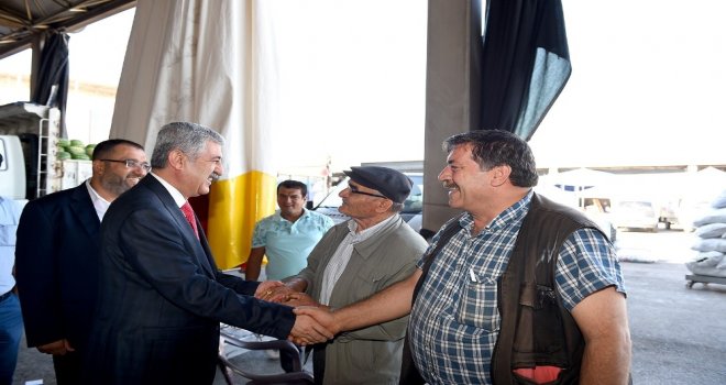 Belediye Başkanı Hal Pazarı Esnafıyla Kahvaltıda Buluştu
