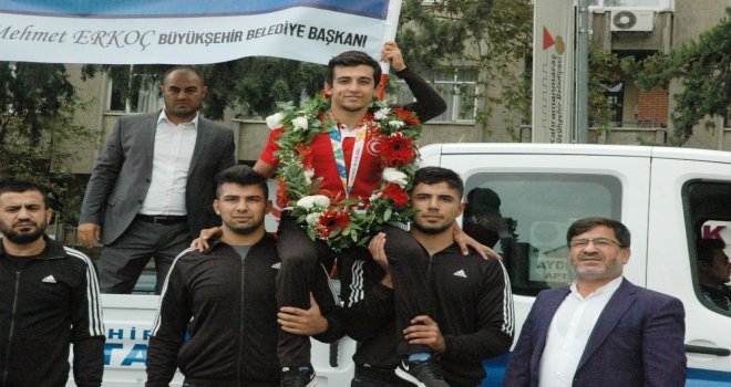 Kahramanmaraşlı Güreşçi Olimpiyat Üçüncüsü Oldu