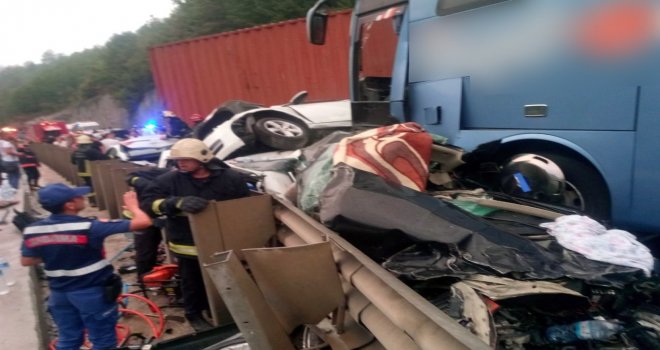 Bursada Zincirleme Kaza: 1 Ölü, Çok Sayıda Yaralı