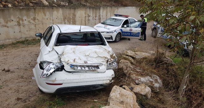 Otomobil Çarpıştıktan Sonra 40 Metre Yükseklikten Uçtu: 1 Yaralı