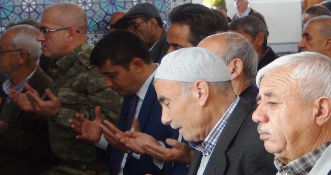 Depremde Hayatını Kaybedenler İçin Mevlit Okutuldu