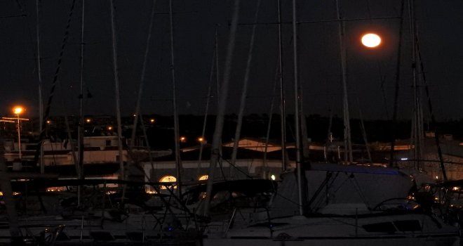 Ay Tutulması Çeşmeyi Daha Da Güzelleştirdi