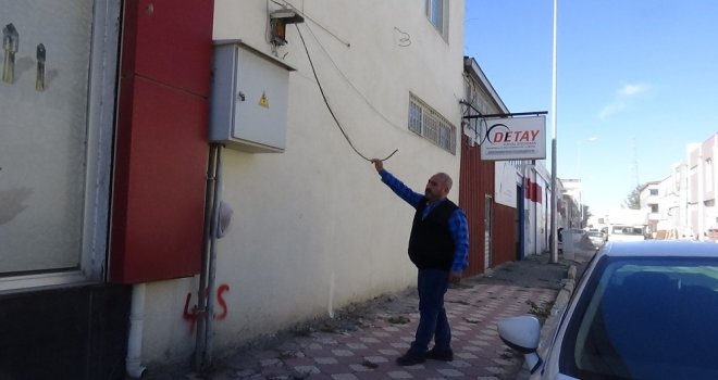 Çalınan Kabloların Kesilme Anı Güvenlik Kameralarına Yansıdı