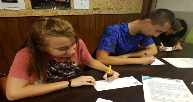 Gençlerden Vekillere Mektup