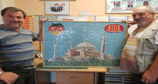 İtalyan Ustadan Ditib Camisine Anlamlı Hediye