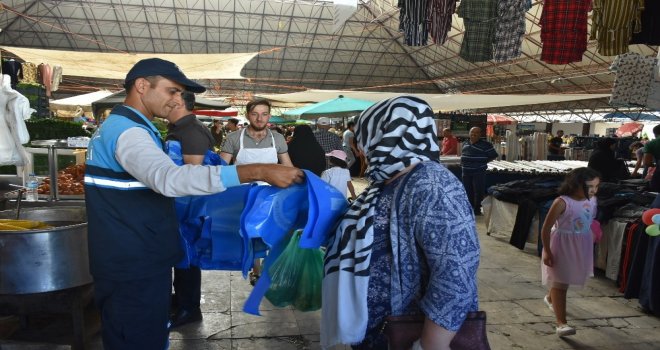 Şahinbeyde 280 Bin Adet Kurban Atık Poşeti Dağıtıldı