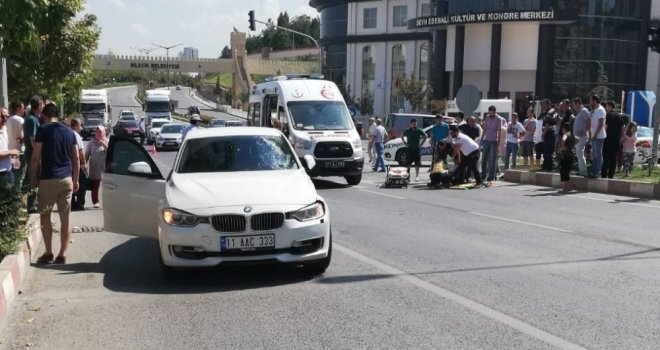 Otomobil Sürücüsü Yayaya Çarparak Ağır Yaraladı