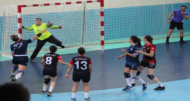 Görele Belediyesi Bayanlar Hentbol Takımı Sivas Belediyesporu 32-30 Mağlup Etti