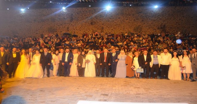 Artvin Kültür Sanat Ve Yöresel Ürünler Tanıtım Fuarı Başladı