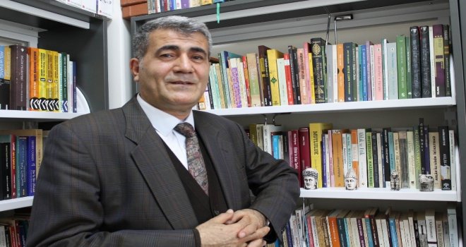 (Özel) Prof. Dr. Özgen: “Düşünmüyoruz, Tekrar Ediyoruz”