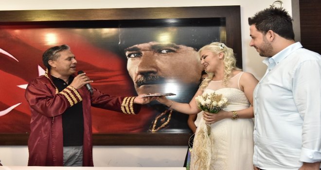 Muratpaşada 08.08 De 40 Nikah