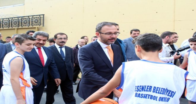 Bakan Kasapoğlu: Spor, Kötülüklerle Mücadelede Çok Önemli Bir Enstrüman