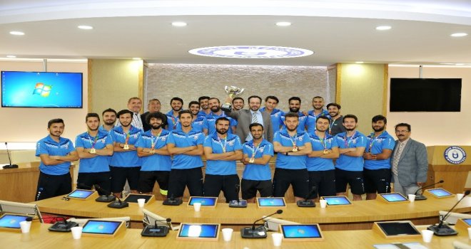 Adü Sporda Bir Numara