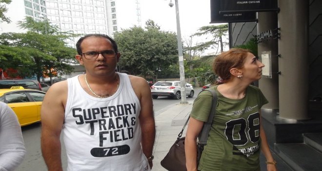 (Özel) Taksimin Göbeğinde İranlı Turistleri Gasp Eden Taksici Kaçtı