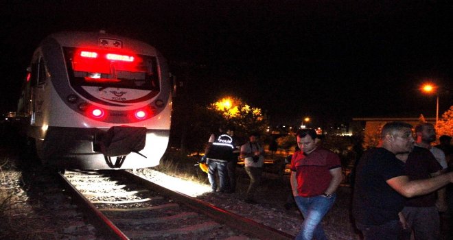 Evini İki Kez Ateşe Veren Kadın, Tren Raylarında İntihar Etti