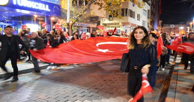 Bigada Cumhuriyet Yürüyüşü Yapıldı