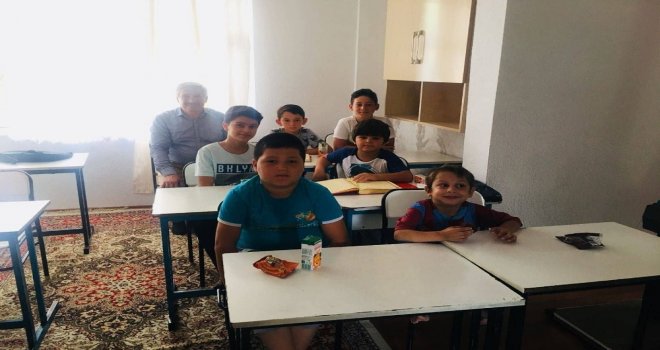 Başkan Yılmazdan Kuran Kursu Öğrencilerine Hediye