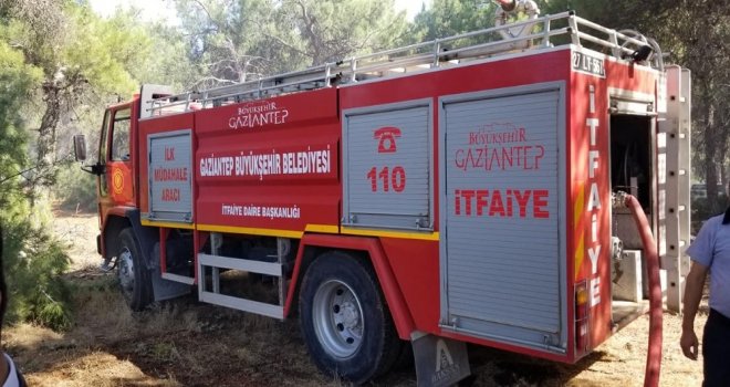 Nurdağında Seyir Halindeki Otomobil Yandı