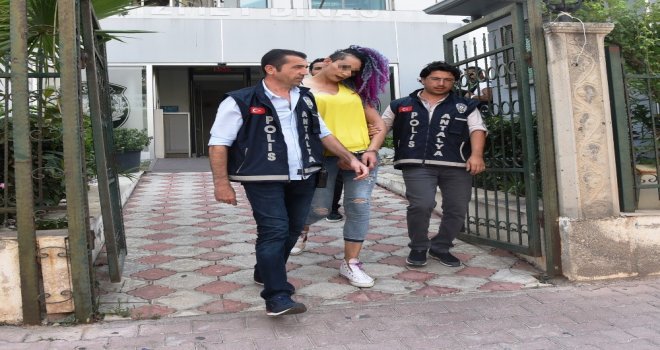 Antalyada Gencin 2. Katından Düştüğü Evdeki Travesti Tutuklandı