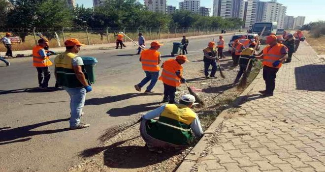 Gezici Temizlik Ekibi İş Başında