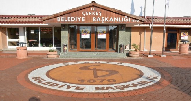 Yayalar İçin Yolu Trafiğe Kapattılar