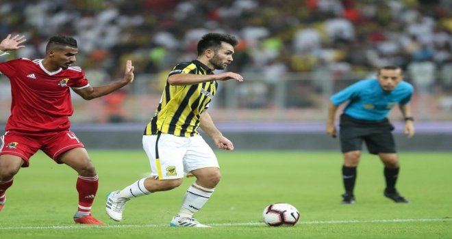 Cüneyt Çakır Al Ittihad-Al Wehda Maçını Yönetti