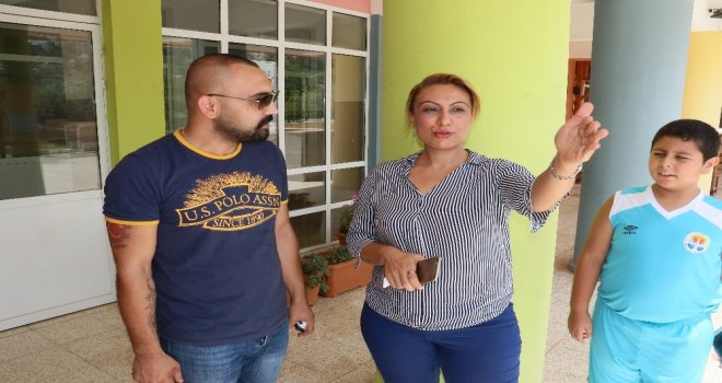 Kaybolan Maymununu Tarlada Sokakta Arıyor
