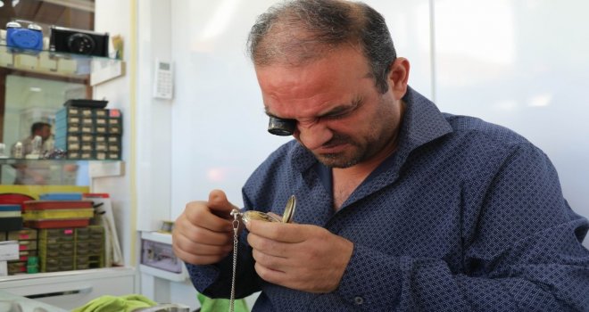 2 Metrekarelik Dükkanda Zamanda Yolculuğa Çıkıyor