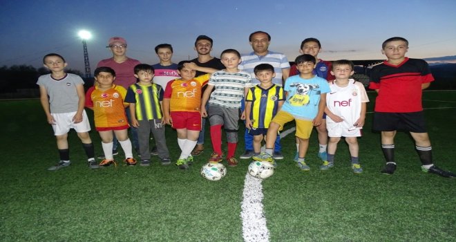 Hisarcıkta Yaz Futbol Okulu Açıldı