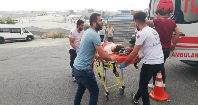 Esenyurtta Sokak Ortasında 2 Kadın Silahlı Saldırıya Uğradı. Ağır Yaralanan Kadınlar Hastaneye Kaldırıldı. Polis Zanlının Yakalanması İçin Çalışma Başlattı.