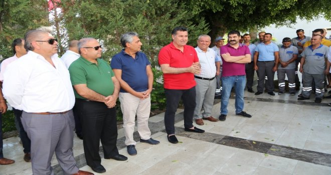Başkan Kocadon Personeliyle Bayramlaştı