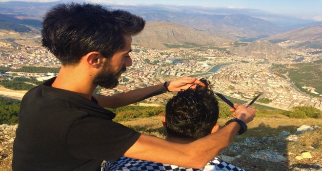 Dağda Tıraş Yapan Berberin Hedefi Eyfel Kulesi