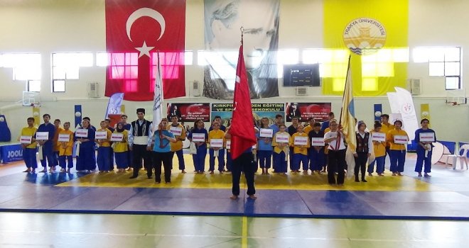 Kuşak Güreşi Gençler Türkiye Şampiyonası Başladı