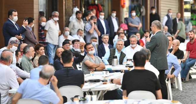 BAŞKAN TÜRKMEN , ÜSKÜDAR ESNAFIYLA KAHVALTIDA BULUŞTU