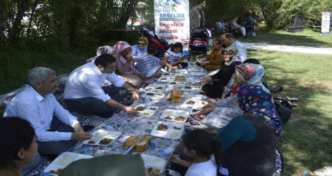 İpekyolu Belediyesinden Bin Kişilik Piknik