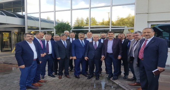 Ak Parti İlçe Başkanları Ankarada Bir Araya Geldi
