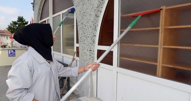 Bozüyükteki Camiler Bayrama Hazırlandı