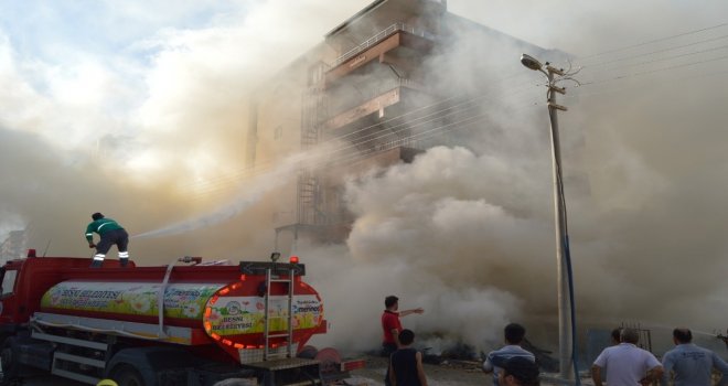 Odun Yangını Binaya Sıçradı