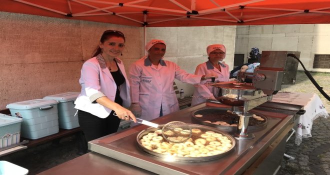 Şiddetten Hayatını Kaybeden Kadınların Hayrına Lokma Dağıttı