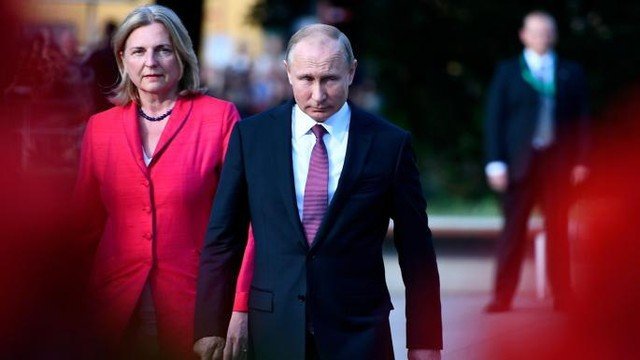 Putini Düğününe Davet Eden Avusturya Dışişleri Bakanı Kneisslın İstifası İstendi