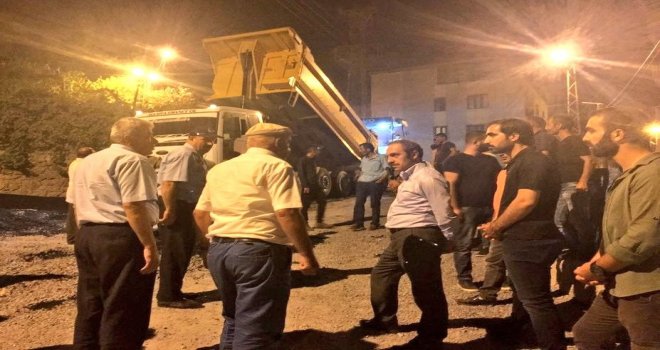 Hakkaride Asfalt Mesaisi Devam Ediyor