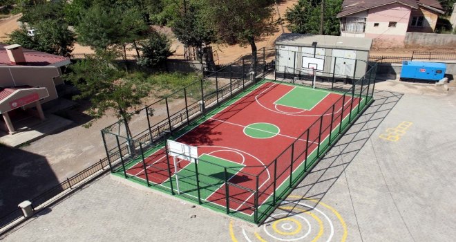 Bitlis Belediyesinden Okullara Basketbol Sahası