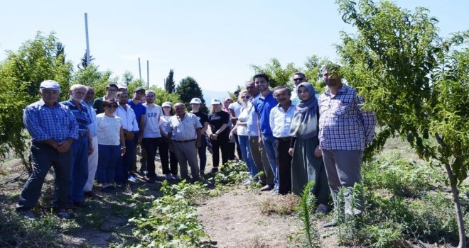 Çiftçiler Yeni Teknolojileri Öğreniyorlar