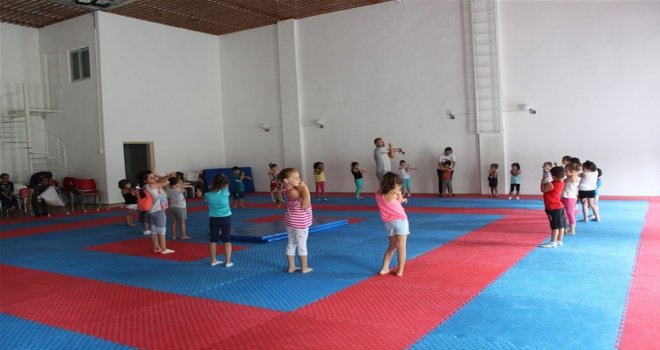 Tekirdağlı Öğrenciler Tatillerini Cimnastik Yaz Okulunda Geçiriyor