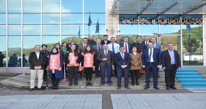 Düzce Üniversitesi Temiz Çevre Konusunda Farkındalık Oluşturuyor